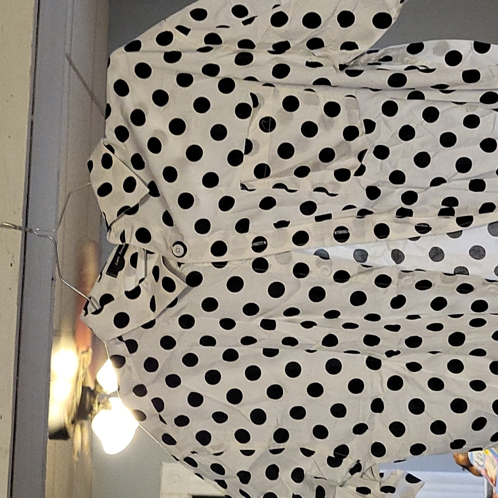 Lars Amadeus white top black dots